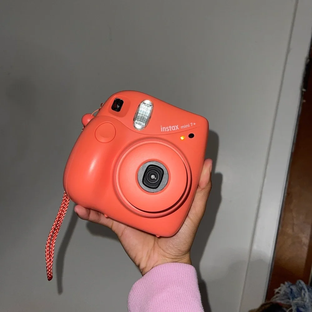 Fuji Film Instax Mini 7.